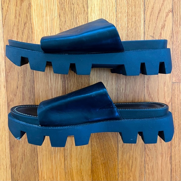 Urban Outfitters Shoes - NWOT UO Roxy Chunky Slide, Sz 7